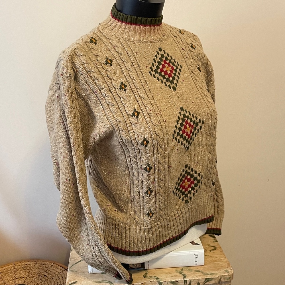 Vintage Liz Claiborne Beige and Green Patterned Sweater - Picture 5 of 8